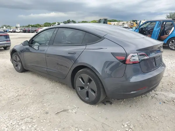 5YJ3E1EB5NF259719 2022 TESLA MODEL 3 - Image 2