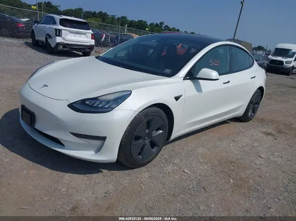 5YJ3E1EB5NF260403 2022 TESLA MODEL 3 - Image 2