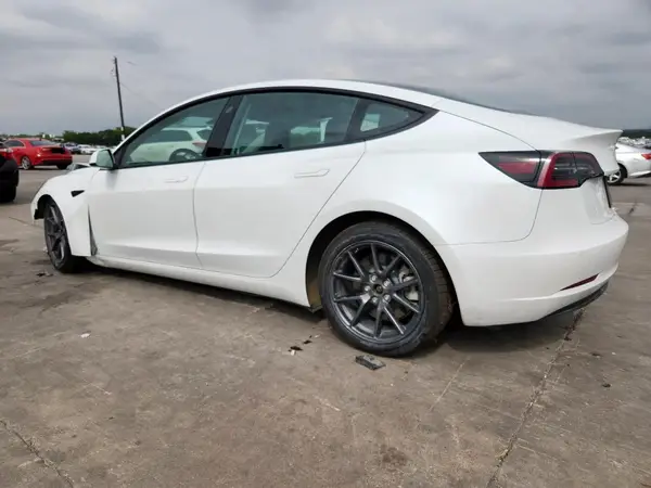 5YJ3E1EB5NF262619 2022 TESLA MODEL 3 - Image 2