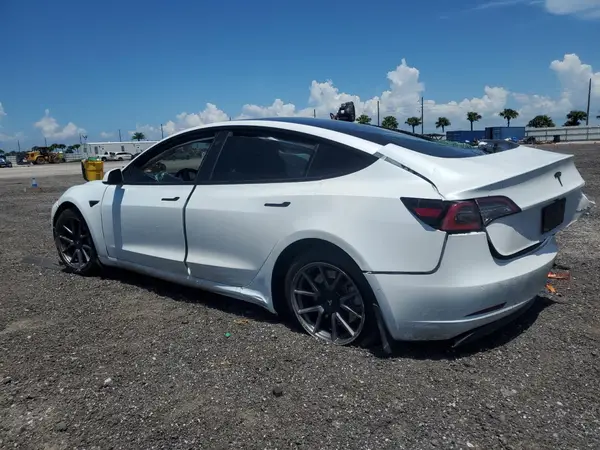 5YJ3E1EB5NF263205 2022 TESLA MODEL 3 - Image 2