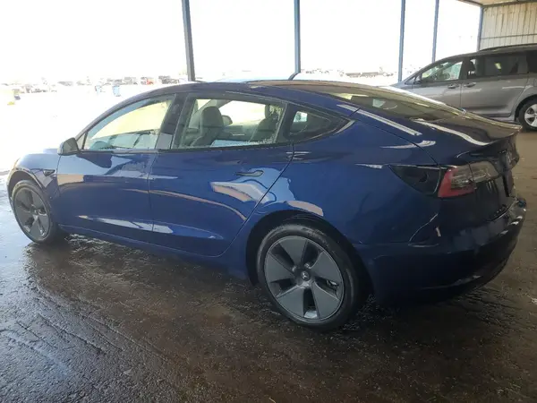 5YJ3E1EB5NF265472 2022 TESLA MODEL 3 - Image 2