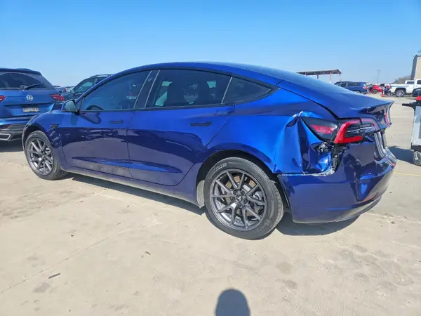 5YJ3E1EB5NF267139 2022 TESLA MODEL 3 - Image 2