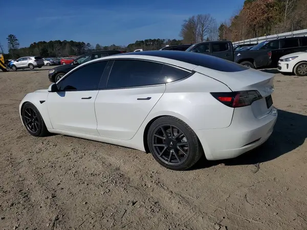 5YJ3E1EB5NF267674 2022 TESLA MODEL 3 - Image 2