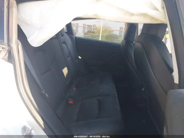 5YJ3E1EB5NF270753 2022 TESLA MODEL 3 - Image 8