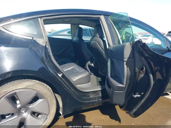 5YJ3E1EB5NF271319 2022 TESLA MODEL 3 - Image 8