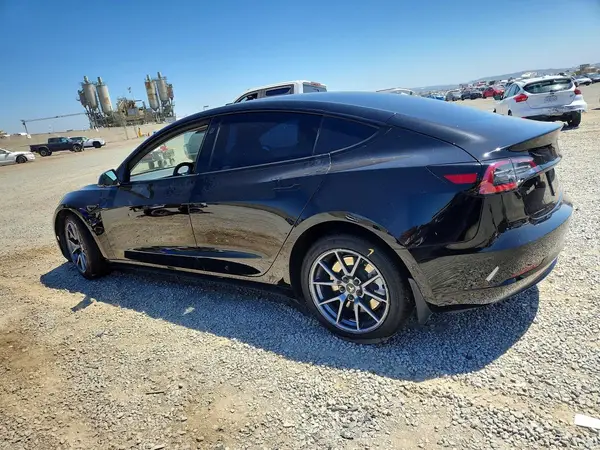 5YJ3E1EB5NF275628 2022 TESLA MODEL 3 - Image 2