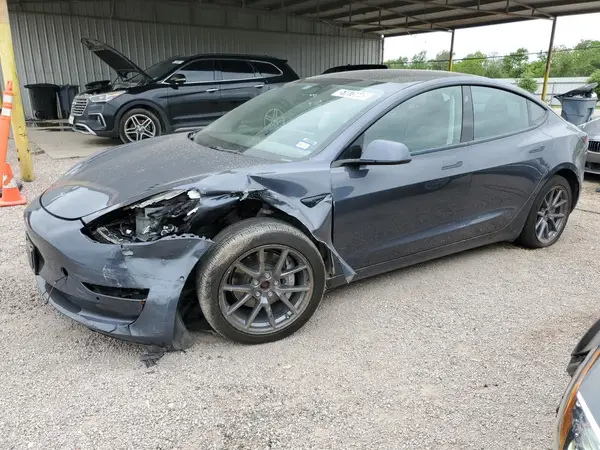 5YJ3E1EB5NF288833 2022 TESLA MODEL 3 - Image 1