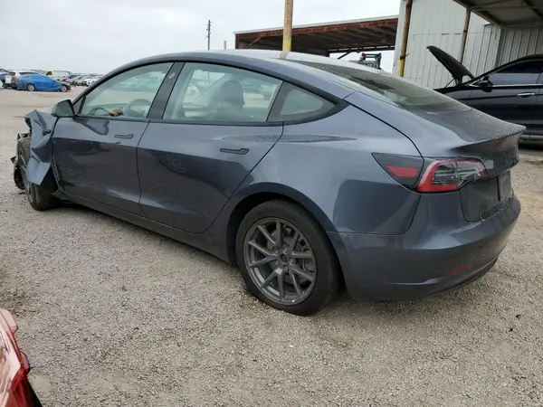 5YJ3E1EB5NF288833 2022 TESLA MODEL 3 - Image 2
