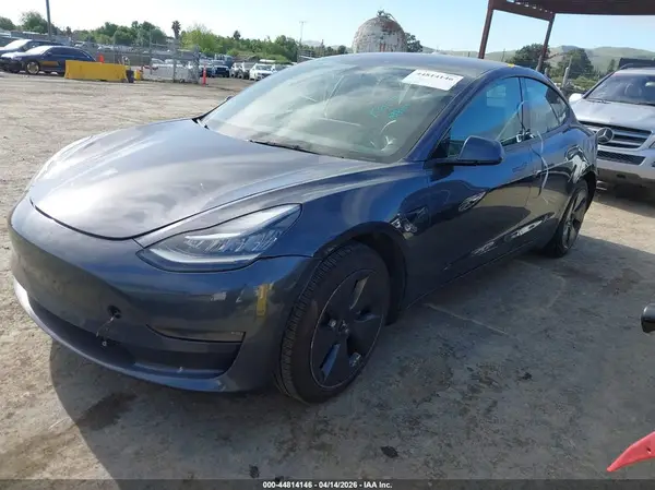 5YJ3E1EB5NF299749 2022 TESLA MODEL 3 - Image 2