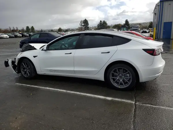 5YJ3E1EB5NF315061 2022 TESLA MODEL 3 - Image 2