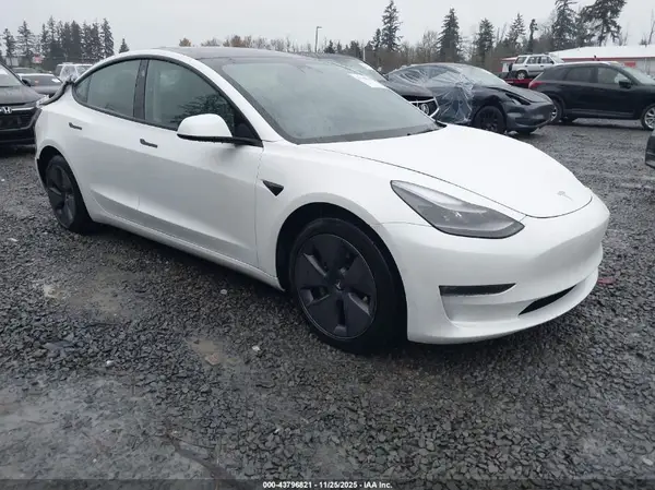 5YJ3E1EB5NF317960 2022 TESLA MODEL 3 - Image 1