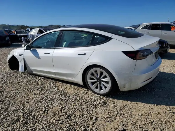 5YJ3E1EB5NF321779 2022 TESLA MODEL 3 - Image 2