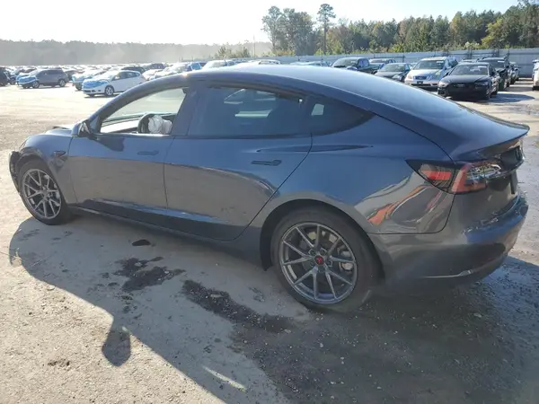 5YJ3E1EB5NF324570 2022 TESLA MODEL 3 - Image 2