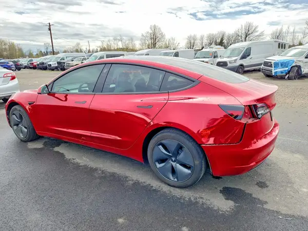 5YJ3E1EB5NF329526 2022 TESLA MODEL 3 - Image 2