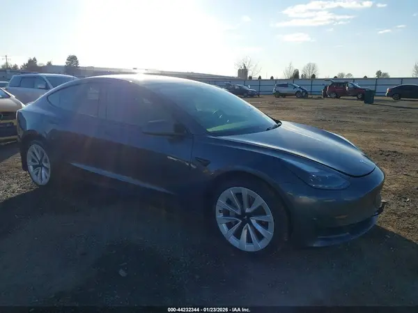 5YJ3E1EB5NF337559 2022 TESLA MODEL 3 - Image 1