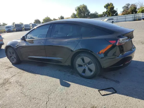 5YJ3E1EB5NF354961 2022 TESLA MODEL 3 - Image 2