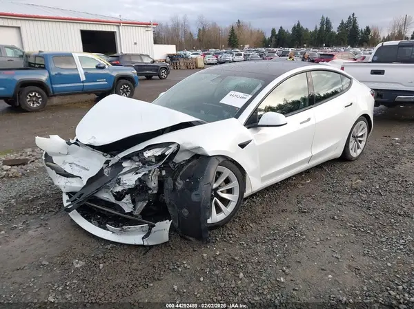 5YJ3E1EB5NF360369 2022 TESLA MODEL 3 - Image 2