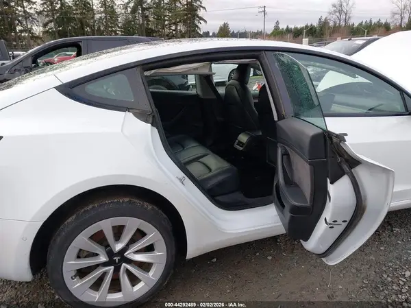 5YJ3E1EB5NF360369 2022 TESLA MODEL 3 - Image 8