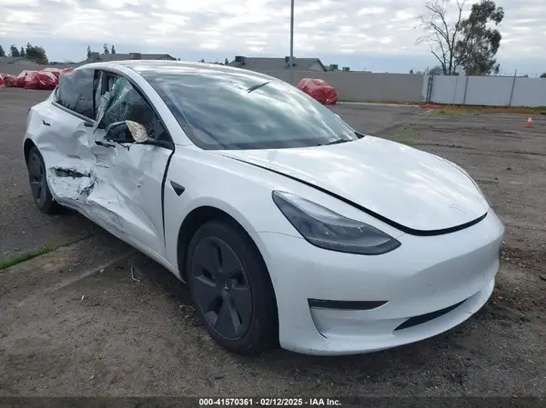 5YJ3E1EB5NF364678 2022 TESLA MODEL 3 - Image 1