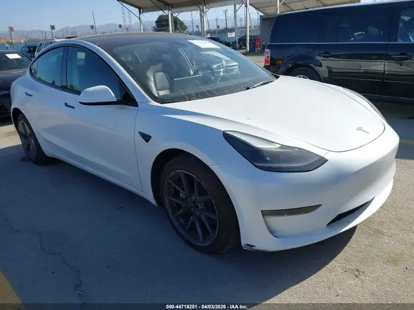 5YJ3E1EB5PF387042 2023 TESLA MODEL 3 - Image 1