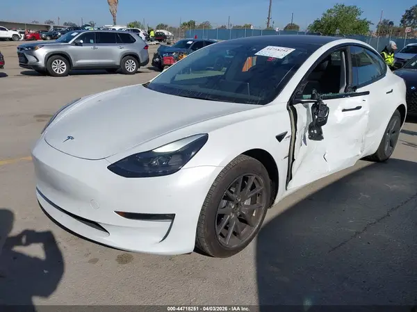 5YJ3E1EB5PF387042 2023 TESLA MODEL 3 - Image 2
