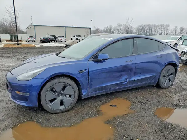 5YJ3E1EB5PF630364 2023 TESLA MODEL 3 - Image 1