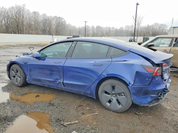 5YJ3E1EB5PF630364 2023 TESLA MODEL 3 - Image 2