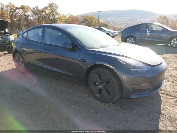 5YJ3E1EB5PF637332 2023 TESLA MODEL 3 - Image 1