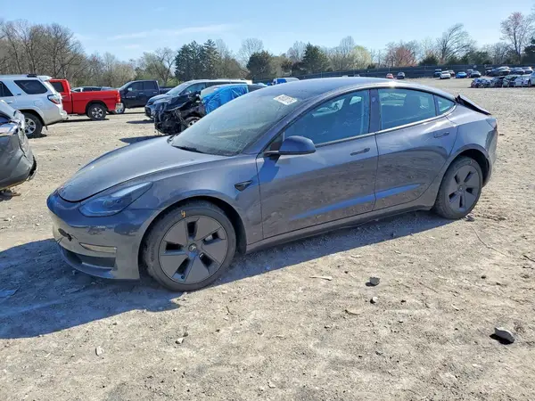 5YJ3E1EB5PF663039 2023 TESLA MODEL 3 - Image 1