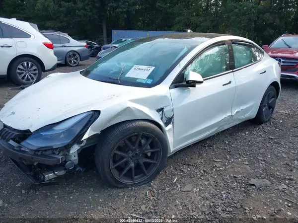 5YJ3E1EB5PF680410 2023 TESLA MODEL 3 - Image 2