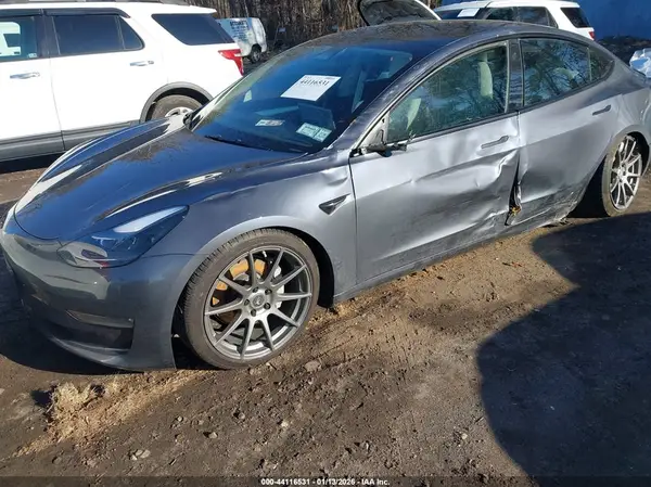 5YJ3E1EB5PF708092 2023 TESLA MODEL 3 - Image 2