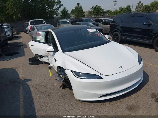 5YJ3E1EB5RF734291 2024 TESLA MODEL 3 - Image 1