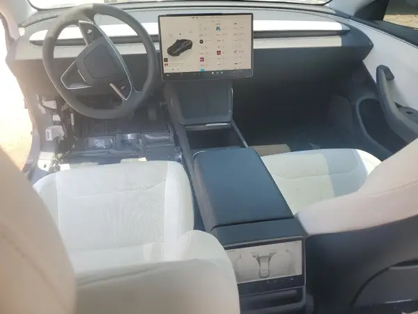 5YJ3E1EB5RF760843 2024 TESLA MODEL 3 - Image 8