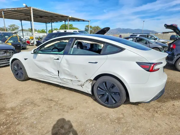 5YJ3E1EB5RF818403 2024 TESLA MODEL 3 - Image 2