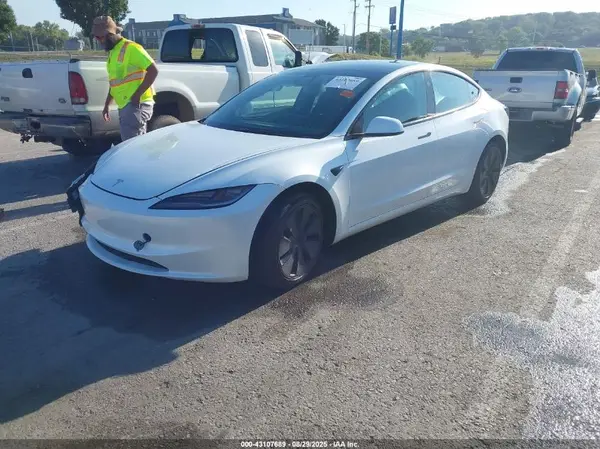 5YJ3E1EB5RF818532 2024 TESLA MODEL 3 - Image 2