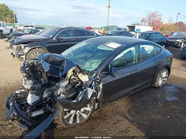 5YJ3E1EB5RF827408 2024 TESLA MODEL 3 - Image 2
