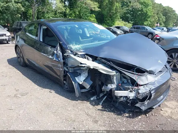 5YJ3E1EB5RF832608 2024 TESLA MODEL 3 - Image 1
