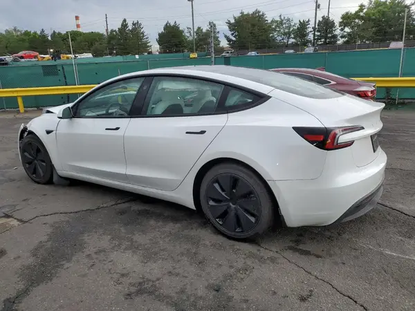 5YJ3E1EB5RF832950 2024 TESLA MODEL 3 - Image 2