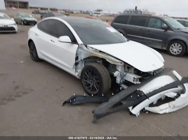 5YJ3E1EB5RF855161 2024 TESLA MODEL 3 - Image 1