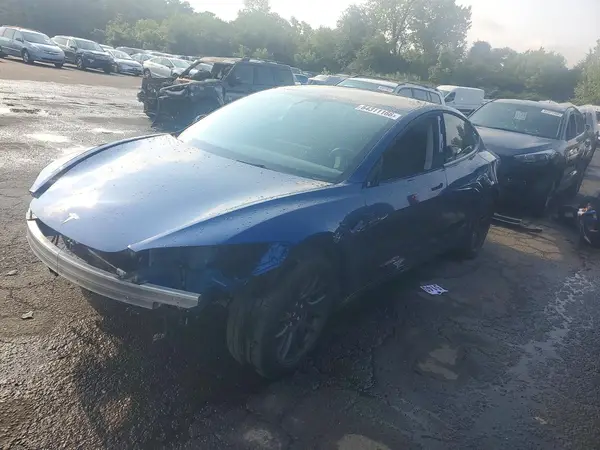 5YJ3E1EB5SF001812 2025 TESLA MODEL 3 - Image 1
