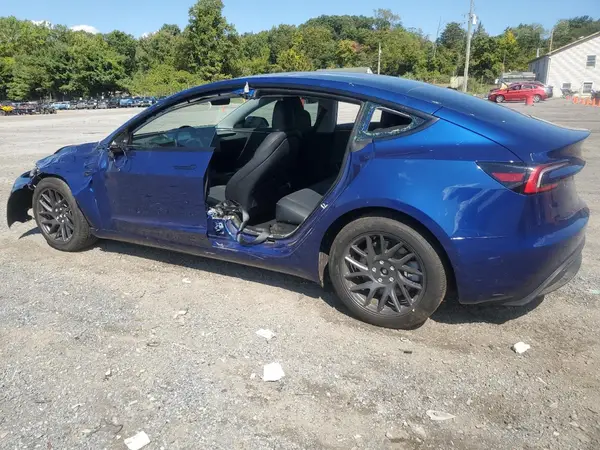 5YJ3E1EB5SF003334 2025 TESLA MODEL 3 - Image 2