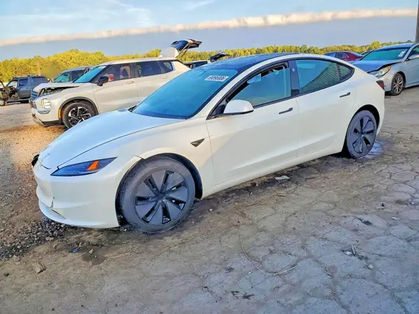 5YJ3E1EB5SF010283 2025 TESLA MODEL 3 - Image 1