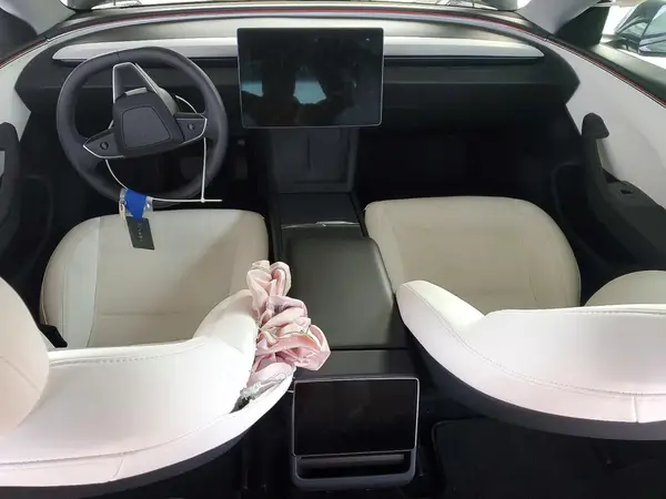 5YJ3E1EB5SF048998 2025 TESLA MODEL 3 - Image 8