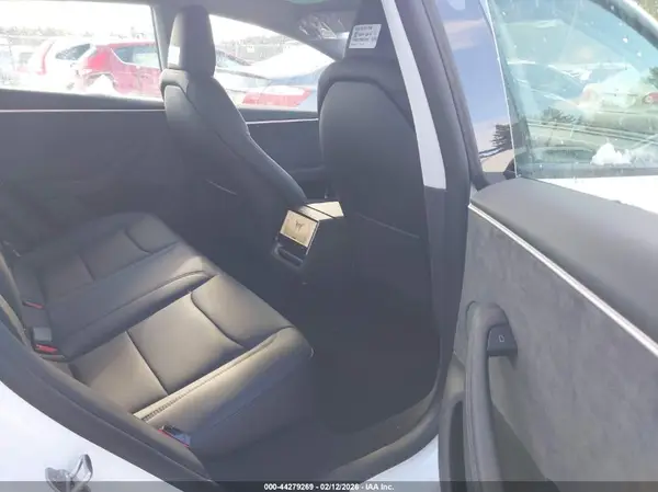 5YJ3E1EB5SF065557 2025 TESLA MODEL 3 - Image 8