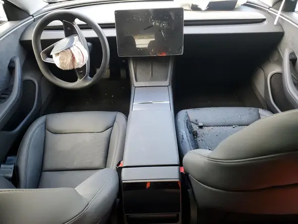 5YJ3E1EB5SF066983 2025 TESLA MODEL 3 - Image 8