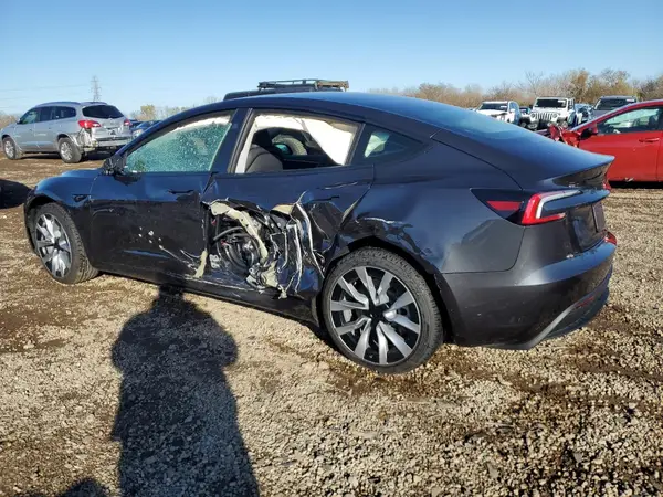 5YJ3E1EB5SF068815 2025 TESLA MODEL 3 - Image 2