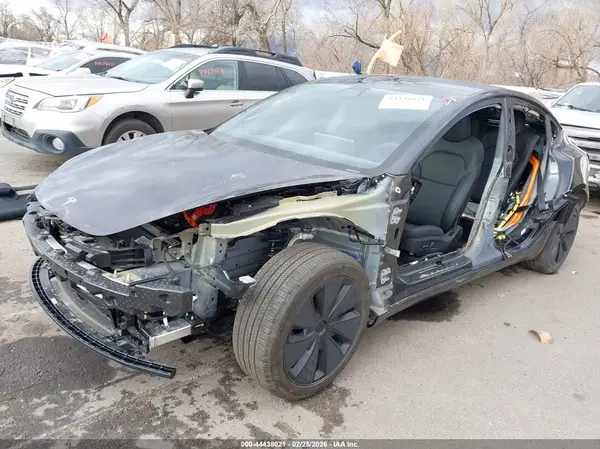 5YJ3E1EB5SF078406 2025 TESLA MODEL 3 - Image 2