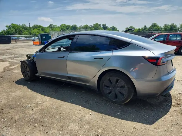 5YJ3E1EB5SF877103 2025 TESLA MODEL 3 - Image 2