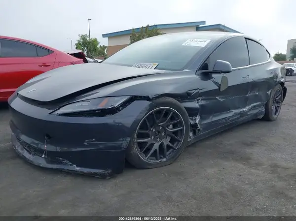 5YJ3E1EB5SF881992 2025 TESLA MODEL 3 - Image 2