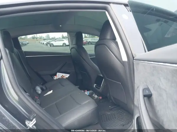 5YJ3E1EB5SF881992 2025 TESLA MODEL 3 - Image 8